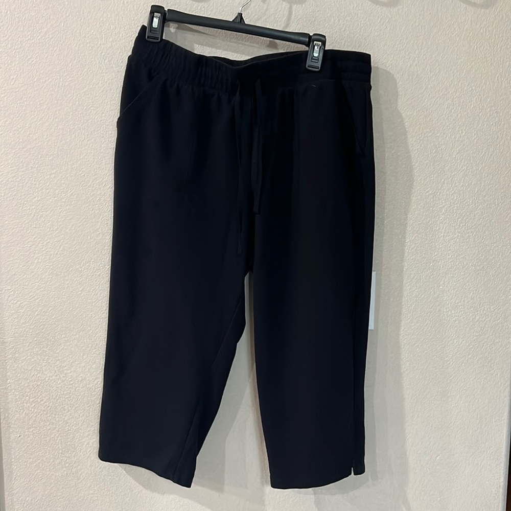 Stretch capris
